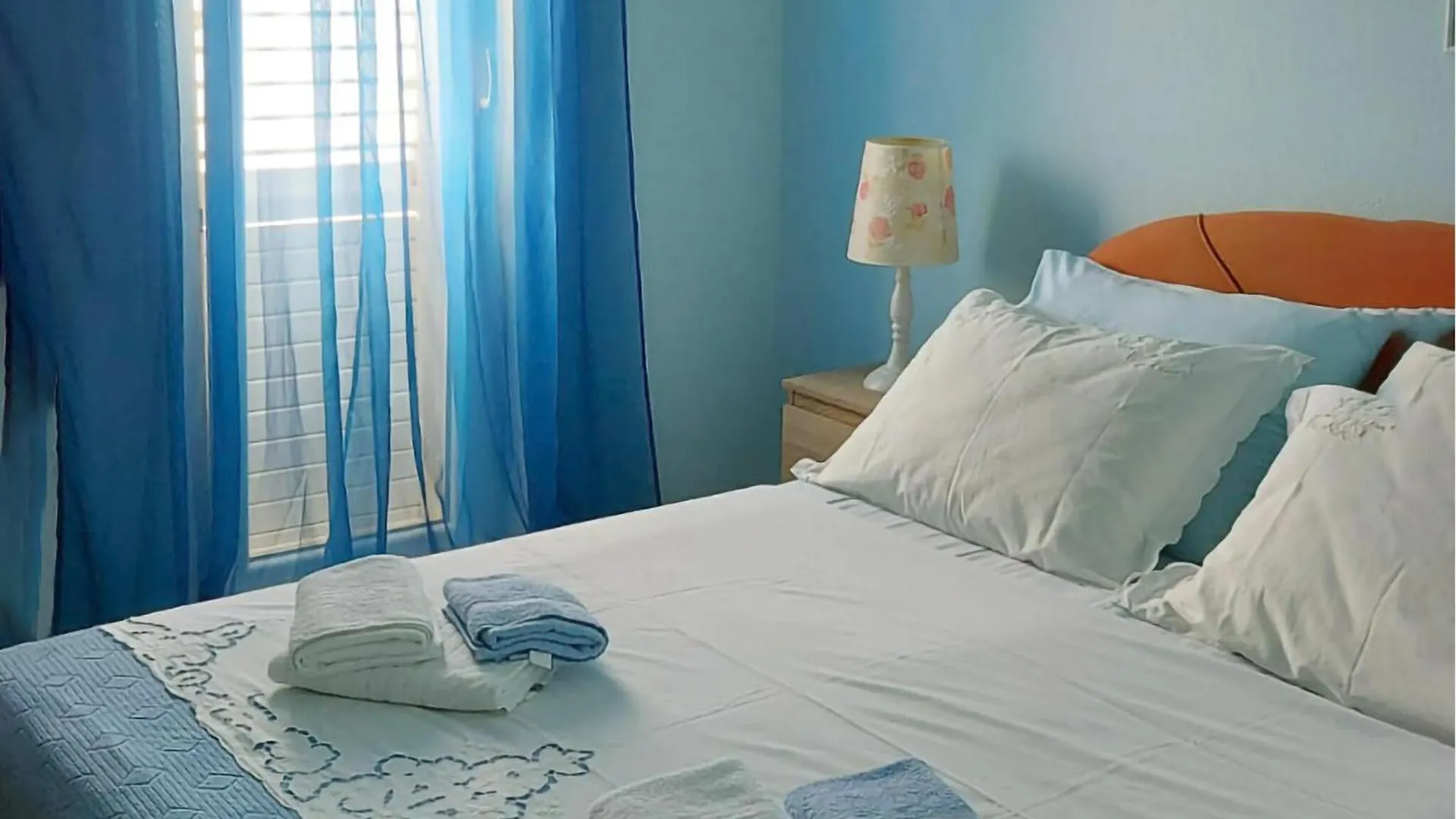 펜션 Awesome Home In Okrug Gornji With Kitchen 트로기르