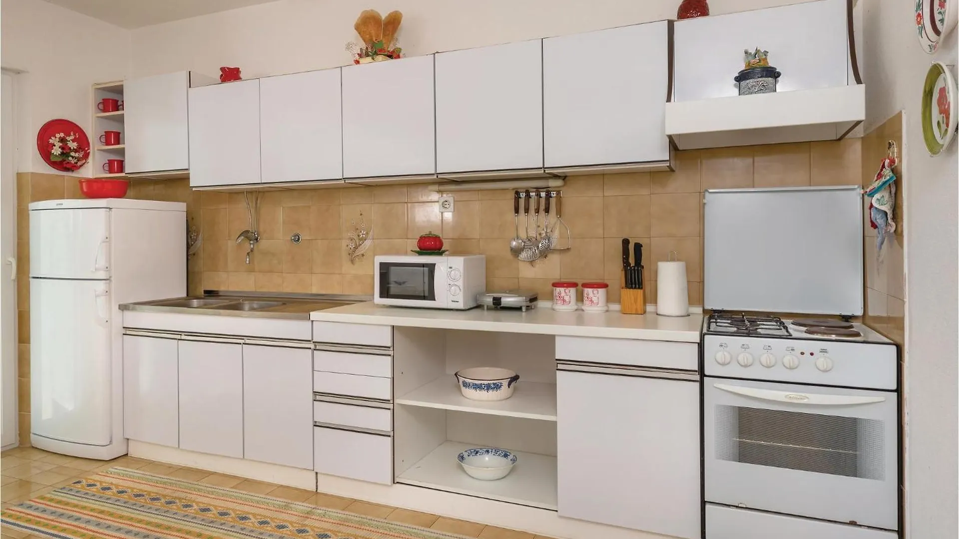 Awesome Home In Okrug Gornji With Kitchen 트로기르 크로아티아